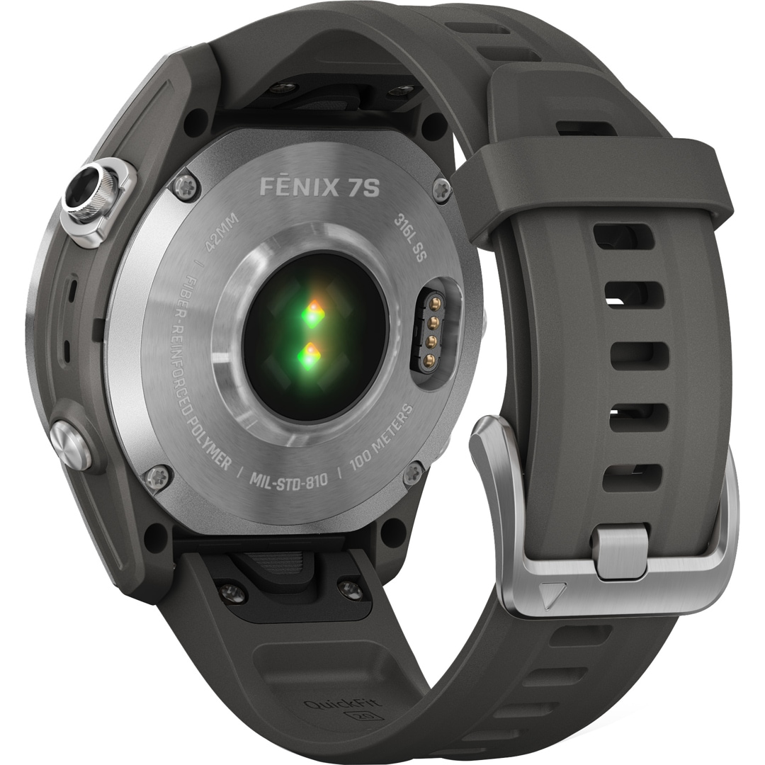 Garmin Fenix 7 Sapphire Solar Titane et bracelet en cuir QuickFit pas cher