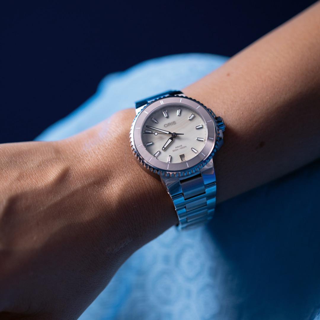 01 733 7792 4151-07 19 05P Oris Aquis Date Cream Ø