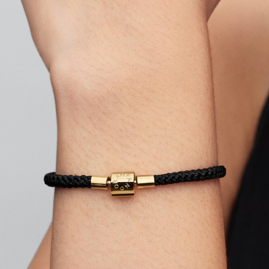 Pandora Gold Moments Schimmerndes Schwarzes Kordel-Armband