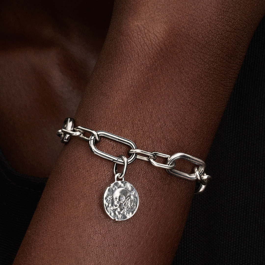 Pandora ME Totenkopf Medaillon-Charm 925 Silber