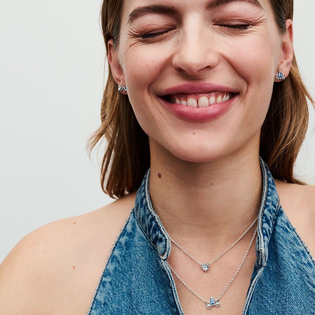 393057C01-45 Pandora Moments Disney Cinderella's Carriage