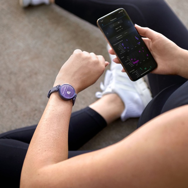 Garmin Lily Sport Smartwatch Waldbeere / Purpurviolett | 010-02384-12