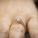 0.50 carats diamant GIA bague de fiançailles or jaune 750/18 ct serti clos - CGSO003-050-GG