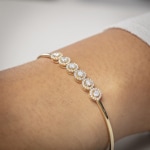 1.00ct Diamond Halo Bangle 750/18 K Yellow Gold - AR-69528-GG