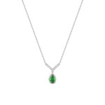 Collier mit Anhänger 750/18 K Weissgold mit Smaragd Tropfen und Diamanten 0.06ct.