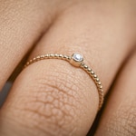 Damenring 750/18 K Gelbgold mit Diamant 0.03 ct H/si by CHRISTIAN - RI-101011-GG