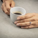 Ring 750/18 K Yellow Gold with oval Sapphire and Diamonds 0.19 ct H/si - RI-52631-SAF-GG