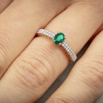 Damenring 750/18 K Gelbgold mit Smaragd oval und Diamanten 0.16 ct H/si - RI-52591-SMA-GG