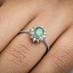 Bague or gris 750/18 ct avec diamants 0.22 ct H/si et émeraude 0.62 ct - RI-097267-SMA-WG