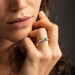 Damenring 750/18 K Weissgold mit Smaragd oval und Diamanten 0.16 ct H/si - RI-52591-SMA-WG