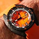 Doxa SUB 300 Carbon Professional - 822.70.351.21