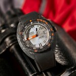 Doxa SUB 300 Carbon Searambler - 822.70.021.20