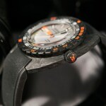 Doxa SUB 300 Carbon Searambler - 822.70.021.20