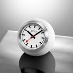 Mondaine Globe Tischuhr Weiss 60mm - A660.30335.16SBA