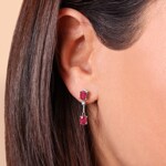 Boucle d'oreilles pendantes or gris 750/18 ct avec rubis & diamants 0.05 ct H/si - OR-30969-RUB-WG