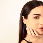 Clous d'oreilles or bicolore 750/18 ct Licorne avec zircones - 259112.6Z