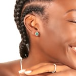 Clous d'oreilles or gris 750/18 ct, diamants 0.32 ct H/si & émeraude 0.82 ct - OR-097267-SMA-WG