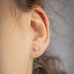 Ohrstecker 750/18 K Weissgold mit Zirkonia 4-Griff Ø 4mm - IG249GZ