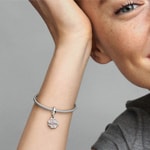 Pandora Moments Vierblättriges Kleeblatt Freundschaft Doppelter Charm-Anhänger - 792245C01