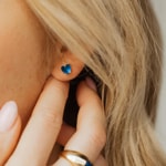 Paul Hewitt Heart of the Sea Clous d'oreille Blue Heart Marinium Stainless Steel Doré - PH-JE-1871