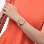 Swatch Skin Irony 38 Iridescently Peach - SYXS166