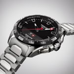 Tissot T-Touch Connect Solar Smartwatch avec bracelet en titane - T121.420.44.051.00