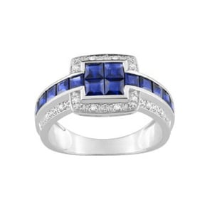Bague or gris 750/18 ct avec saphirs carrée 1.78ct. et diamants 0.07ct.
