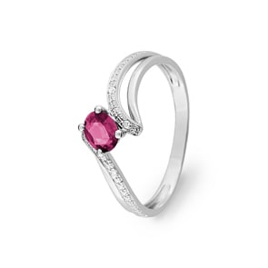 Bague or gris 750/18 ct avec rubis ovale et diamants 0.01ct.