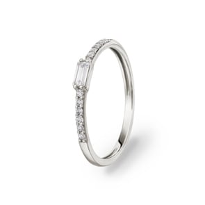 Bague or gris 750/18 ct avec zircones solitaires accompagnés, baguette
