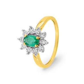 Entourage Ring 750/18 K Gelbgold mit Smaragd oval und Diamanten 0.06ct.