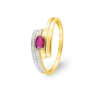 Ring 750/18 K Gelbgold mit Rubin oval & Diamanten 0.01ct.