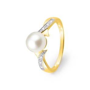 Ring 750/18 K Gelbgold mit Süsswasserzuchtperle und Diamanten 0.03ct.