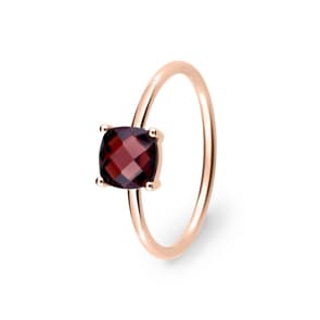 Solitärring 750/18 K Roségold mit Granat Kissen