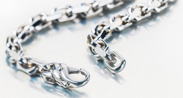 Bijoux en or gris pour femmes