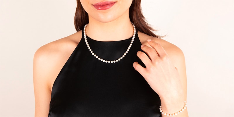Damenschmuck mit Perlen