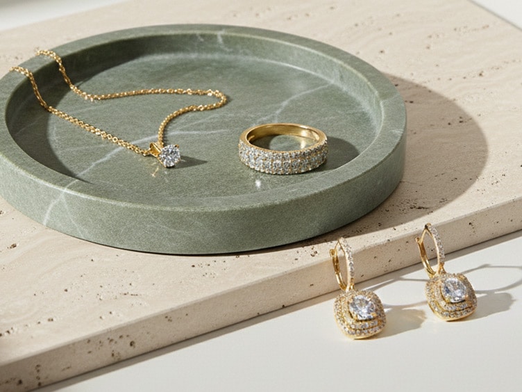 Collection de bijoux avec diamants