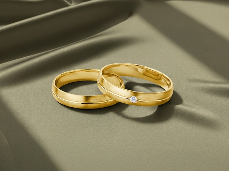 Collection d'alliances en or