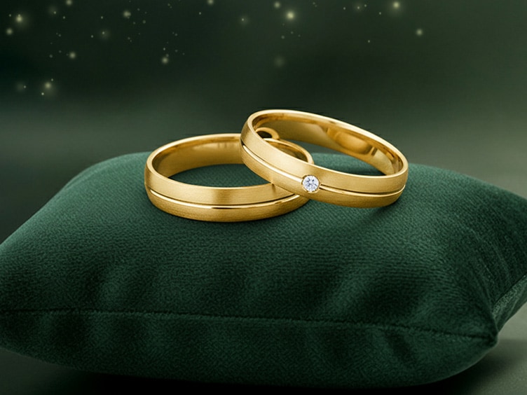 Collection d'alliances en or