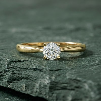 Bagues solitaire en or