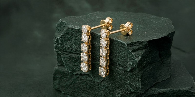 Boucles d'oreilles pendantes avec diamants