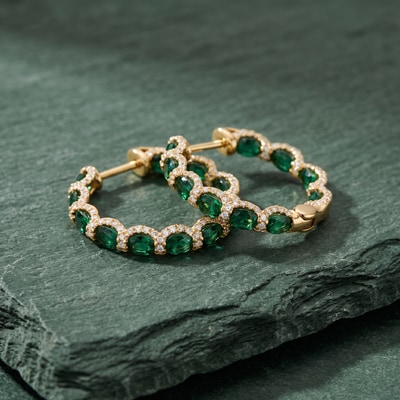 Boucles d'oreilles avec émeraudes