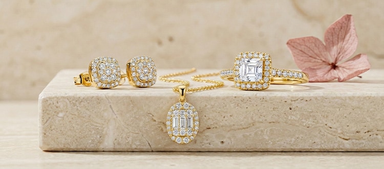 Collection de bijoux avec diamants